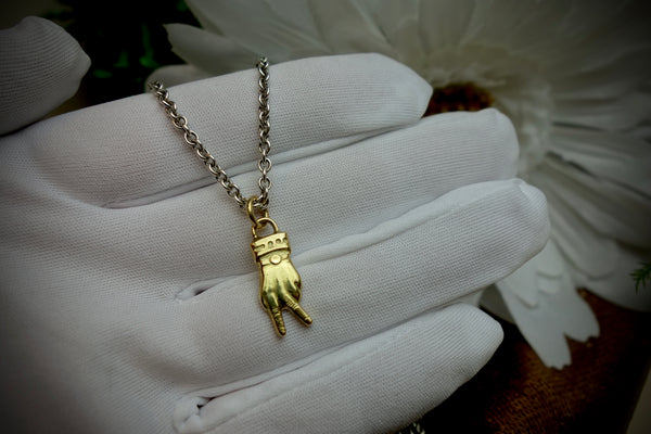 Gold Pendant „WITTY VICTORY“