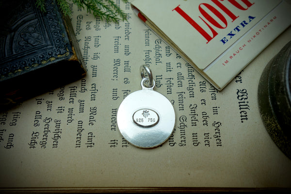 Silver Pendant „STAY WEIRD“
