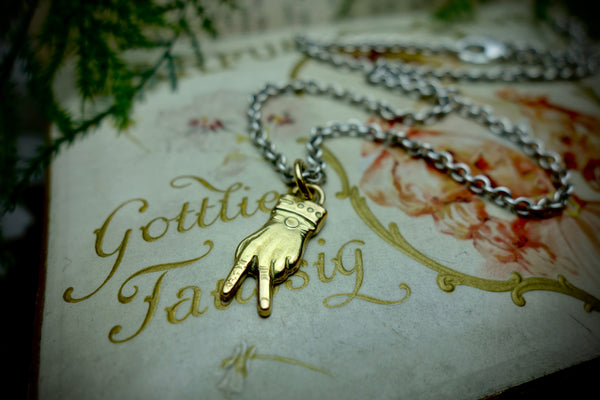 Gold Pendant „WITTY VICTORY“