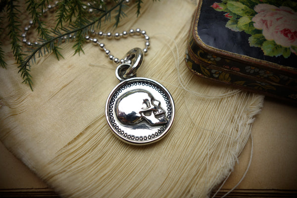 Silver Pendant „MEMENTO MORI“