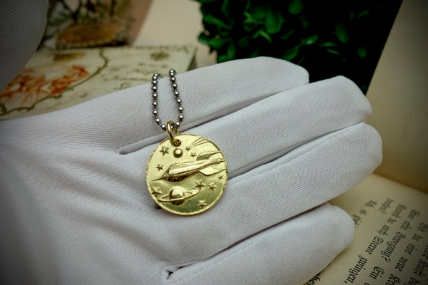 Gold Pendant „DREAM BIG“