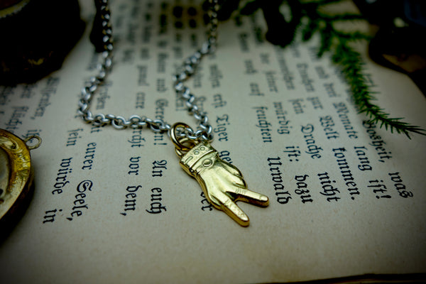 Gold Pendant „WITTY VICTORY“