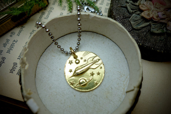 Gold Pendant „DREAM BIG“