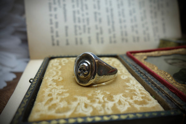 Signet Ring „MEMENTO MORI“, U.S. Size 11 3/4