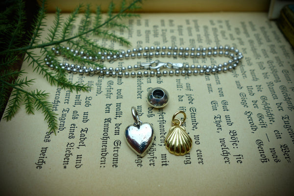 Charm Set „PILGRIM“