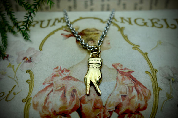 Gold Pendant „WITTY VICTORY“