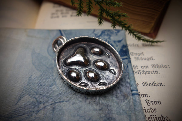 Silver Pendant „WOLF‘S PAW“