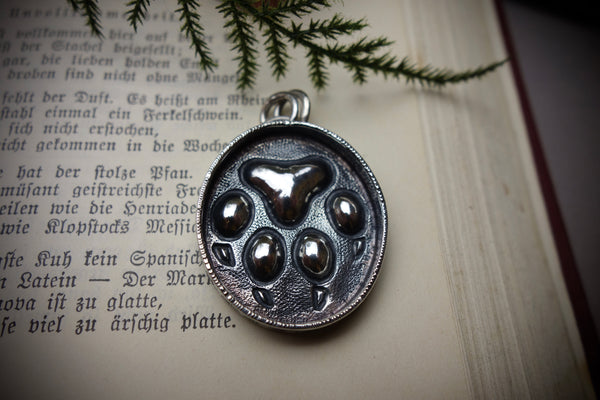 Silver Pendant „WOLF‘S PAW“