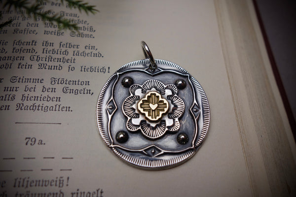 Silver Pendant „GOLDEN ZIA“