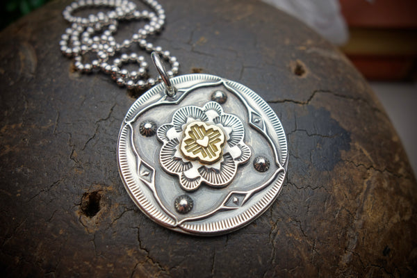 Silver Pendant „GOLDEN ZIA“